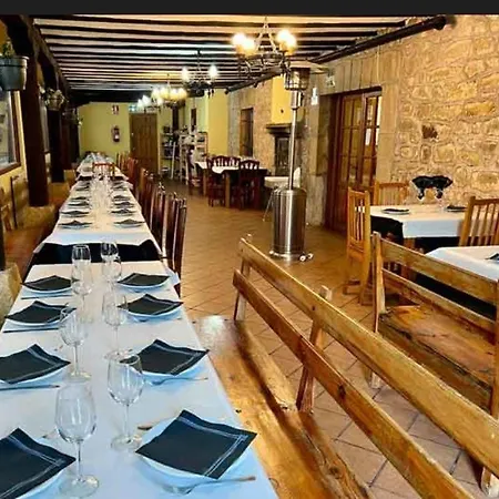 Nuestra Señora De Revenga Hostal